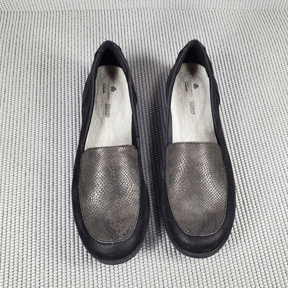 Clarks black loafers - Picture 2 of 12